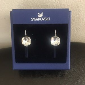🚫SOLD Swarovski Earrings NWT